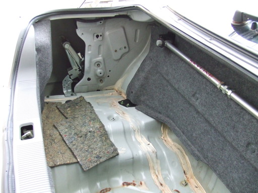 R33 GT-R トランクの雨漏りを止める | 有限会社 ガレージ相沢